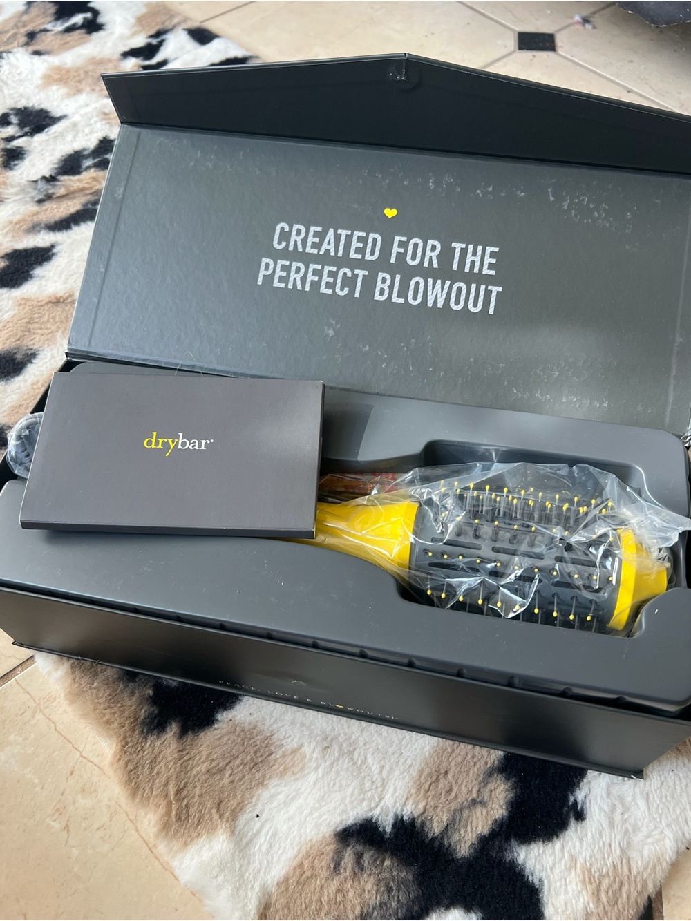 drybar The Single Shot Round Blow Dryer Brush - Yellow - Picture 2 of 2
